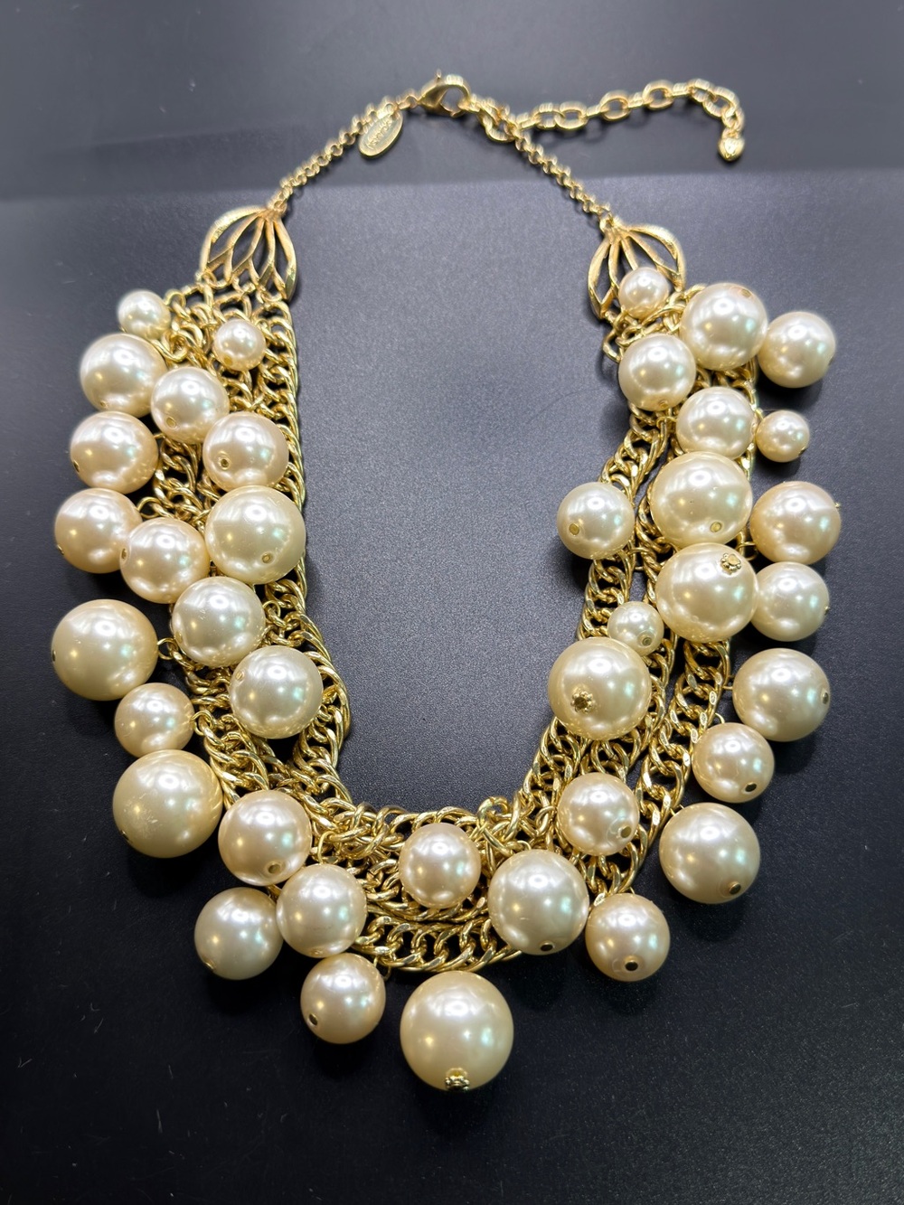 VINTAGE 1980’s ARNOLD SCAASI STATEMENT CASCADING FAUX PEARL NECKLACE Runway - Picture 8 of 9
